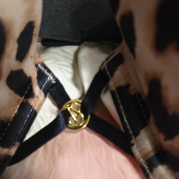 Victoria's Secret Leopard Print Bra - Picture 2 of 3